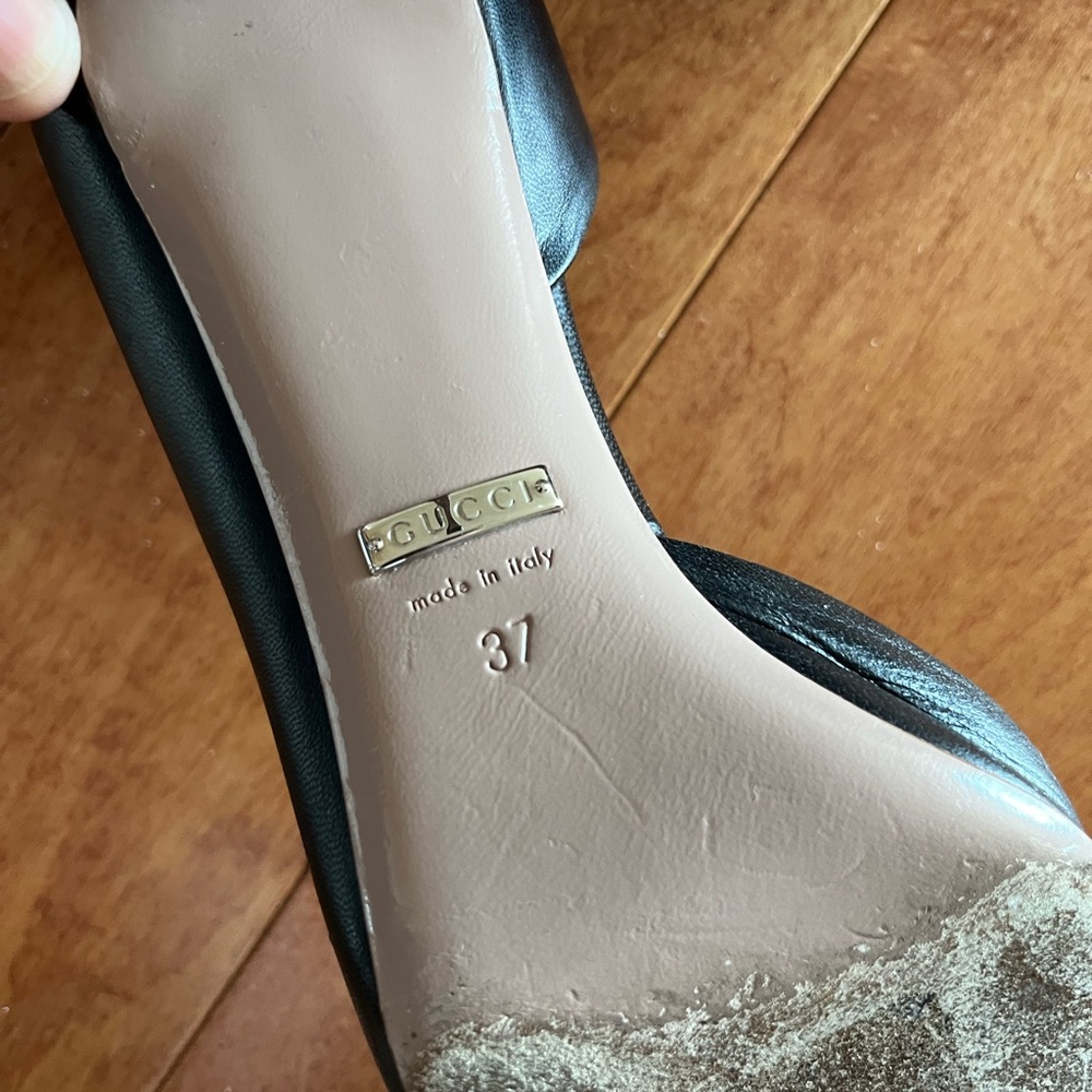 Gucci authentic studded black leather pump - Picture 8 of 16